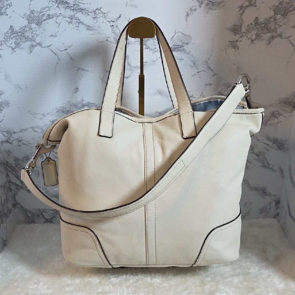 Coach Hadley Cream Shoulder Bag EUC
